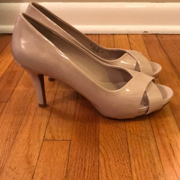 Nude cream Heels - Picture 2 of 4